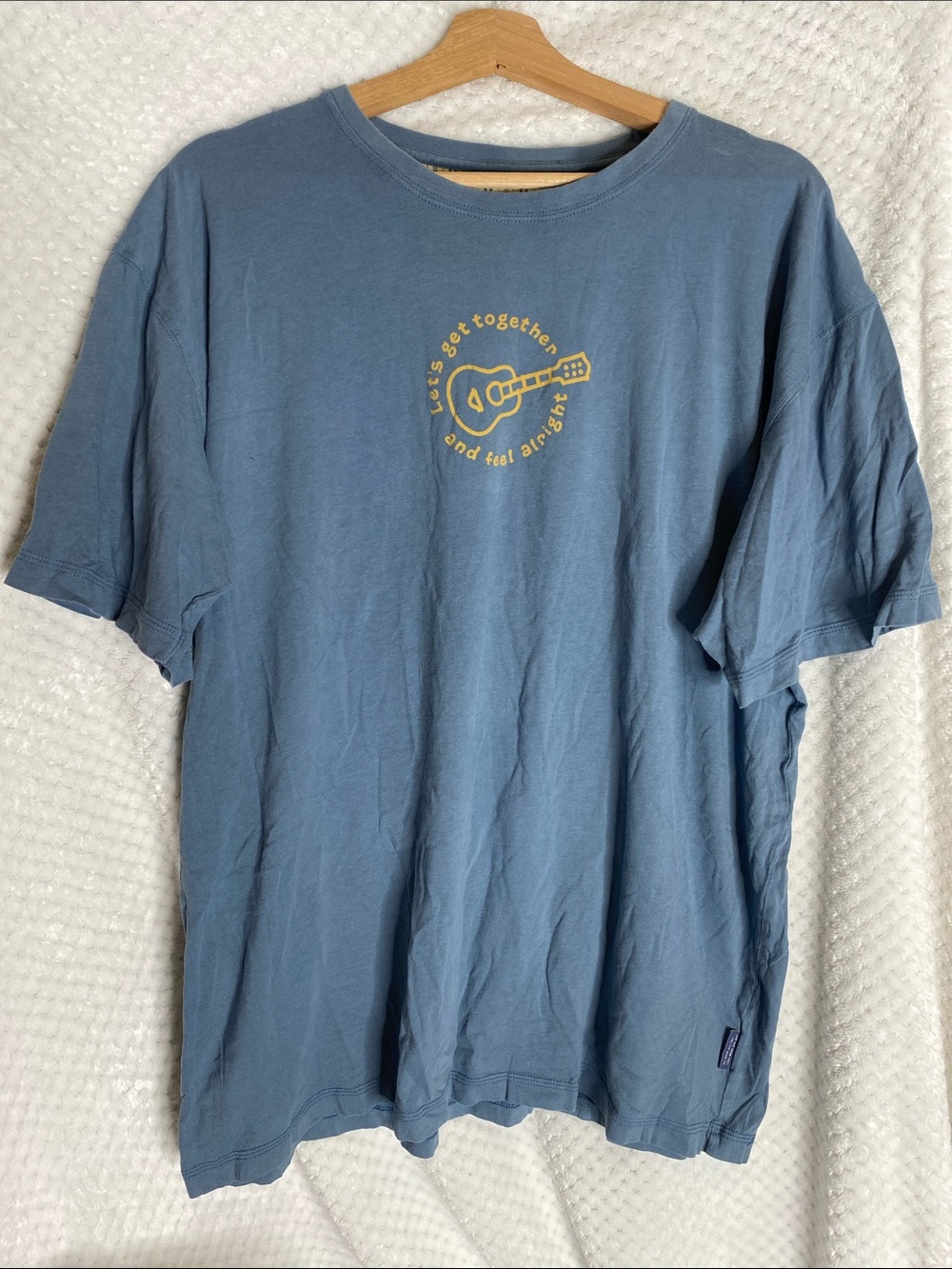 Life Is Good Guitar Theme Men's Blue Graphic Short-Sleeve T-Shirt